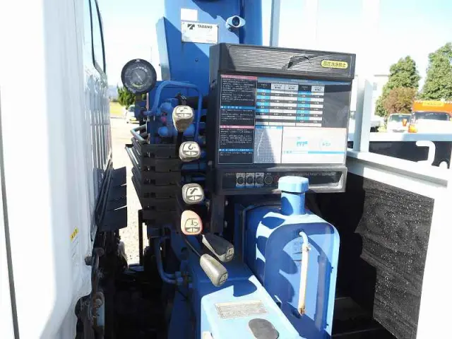 いすゞ エルフ TPG-NKR85AR(2WD)の写真14