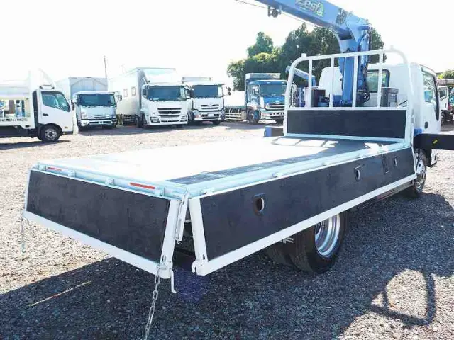 いすゞ エルフ TPG-NKR85AR(2WD)の写真21