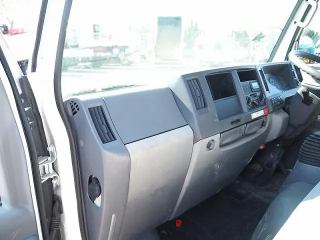 いすゞ エルフ TPG-NKR85AR(2WD)の写真43