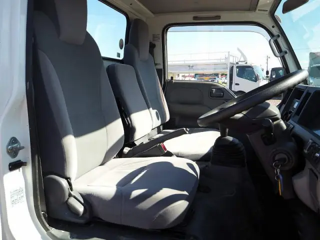 いすゞ エルフ TPG-NKR85AR(2WD)の写真44