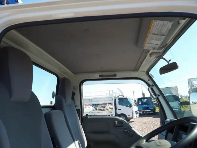 いすゞ エルフ TPG-NKR85AR(2WD)の写真45