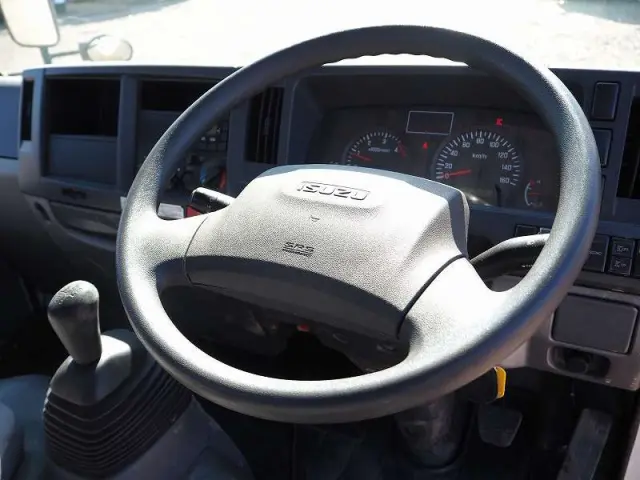 いすゞ エルフ TPG-NKR85AR(2WD)の写真46