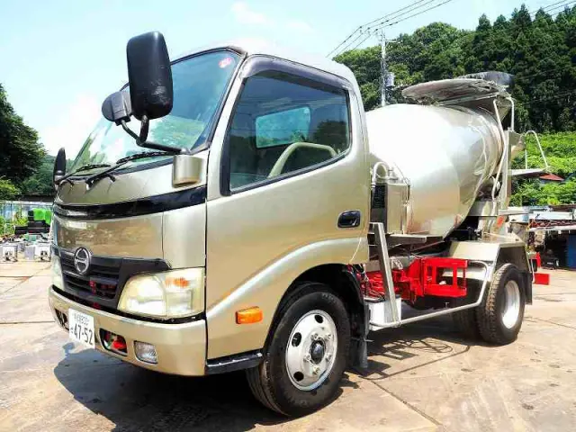 日野 デュトロ BDG-XZU304E(2WD)の写真1