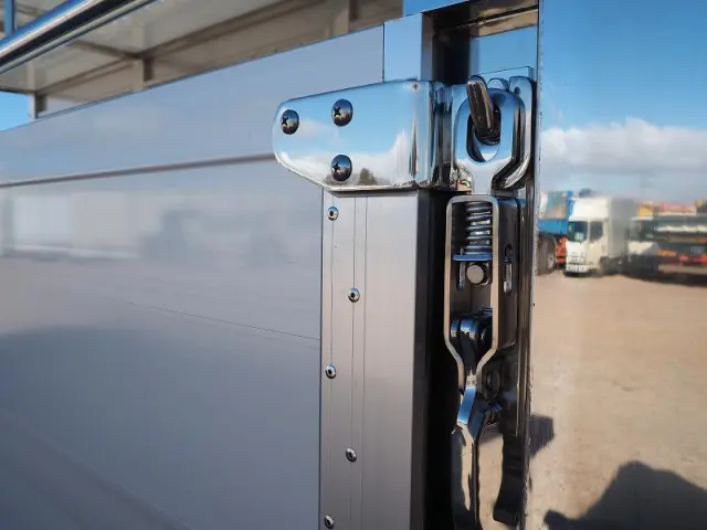 三菱 ファイター 2KG-FK62FZ(2WD)の写真14