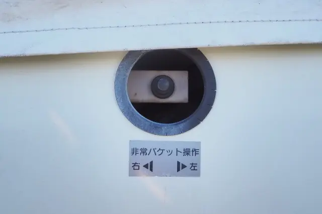 いすゞ エルフ PB-NKR81AN(2WD)の写真13