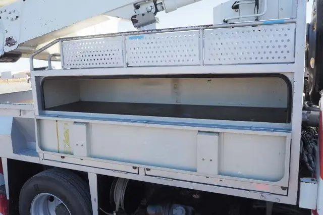 いすゞ エルフ PB-NKR81AN(2WD)の写真29