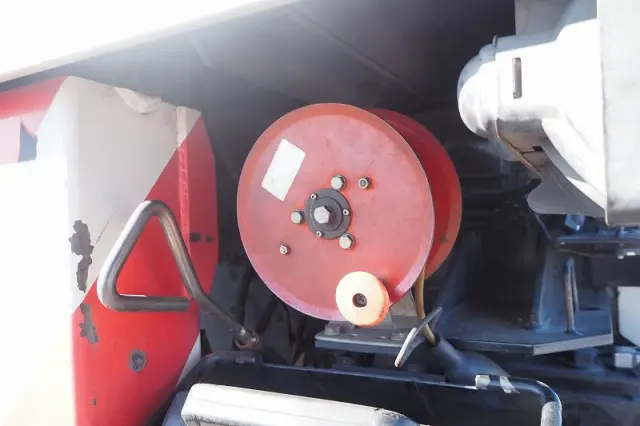 いすゞ エルフ PB-NKR81AN(2WD)の写真35