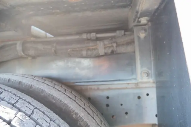 いすゞ エルフ PB-NKR81AN(2WD)の写真36