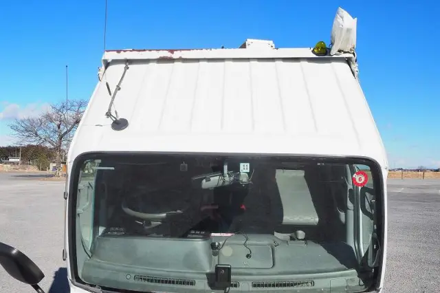 いすゞ エルフ PB-NKR81AN(2WD)の写真43
