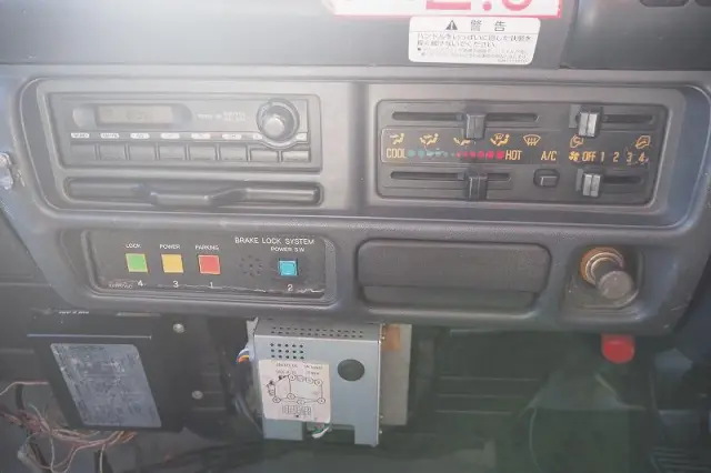 いすゞ エルフ PB-NKR81AN(2WD)の写真49