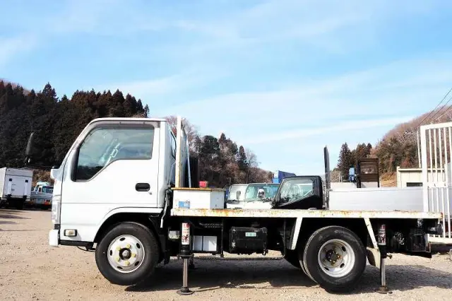 いすゞ エルフ TKG-NKR85N(2WD)の写真2