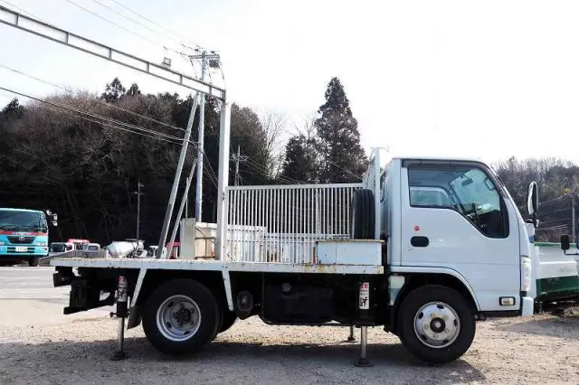 いすゞ エルフ TKG-NKR85N(2WD)の写真6