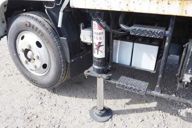 いすゞ エルフ TKG-NKR85N(2WD)の写真13