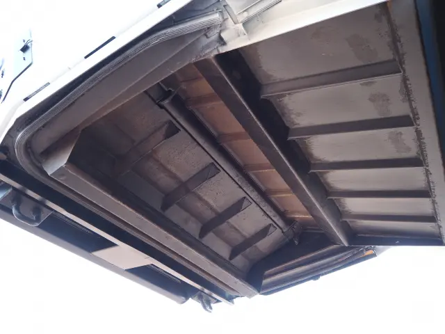 いすゞ エルフ TKG-NKR85N(2WD)の写真16