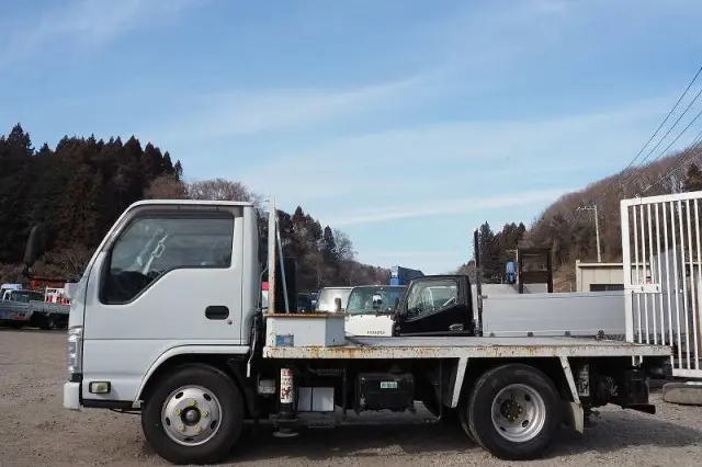 いすゞ エルフ TKG-NKR85N(2WD)の写真19