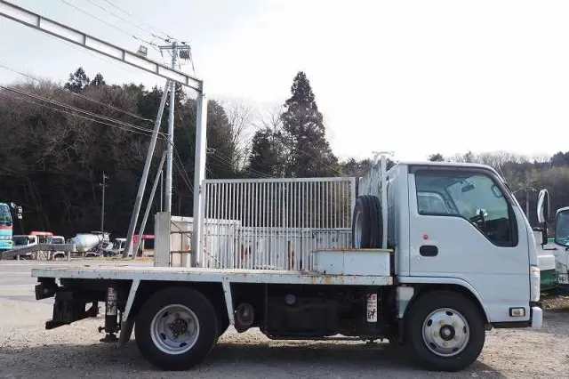 いすゞ エルフ TKG-NKR85N(2WD)の写真23