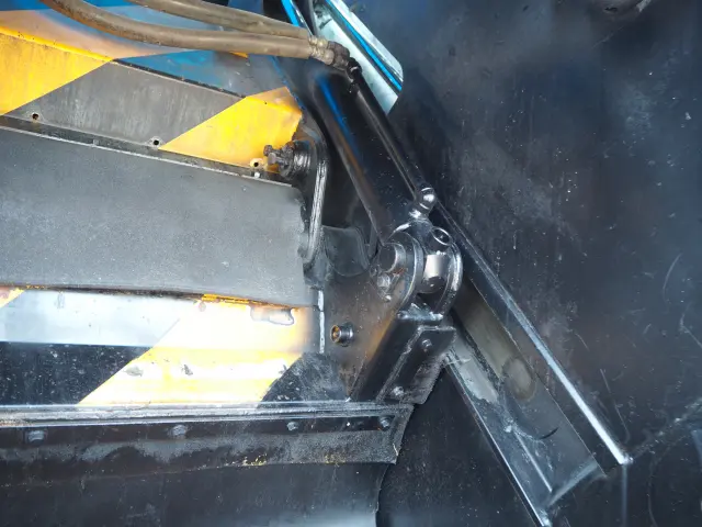 いすゞ エルフ TKG-NKR85N(2WD)の写真24