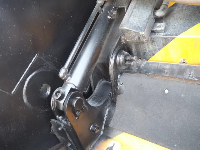 いすゞ エルフ TKG-NKR85N(2WD)の写真27