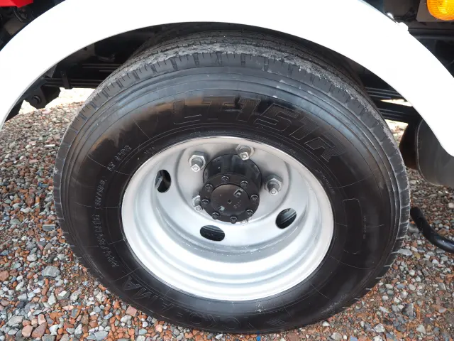 いすゞ エルフ TKG-NKR85N(2WD)の写真35