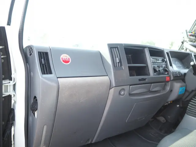 いすゞ エルフ TKG-NKR85N(2WD)の写真45
