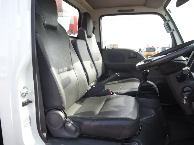 いすゞ エルフ TKG-NKR85N(2WD)の写真47