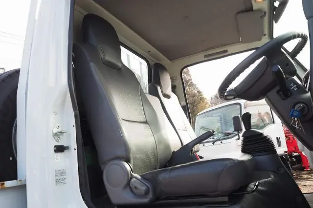 いすゞ エルフ TKG-NKR85N(2WD)の写真48