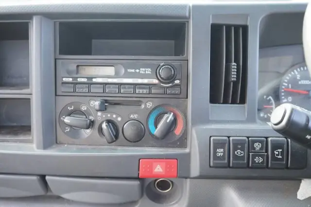 いすゞ エルフ TKG-NKR85N(2WD)の写真49