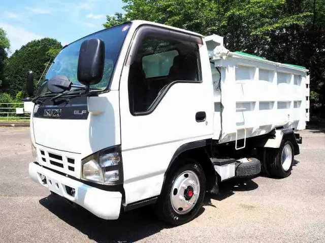 いすゞ エルフ PB-NKS81AN(4WD)の写真1