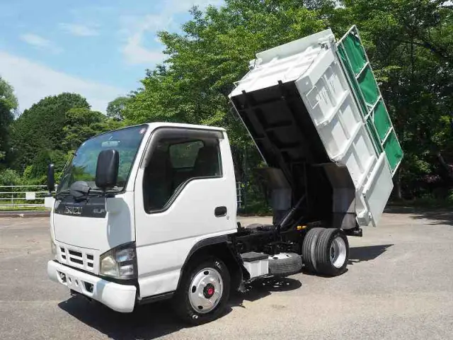 いすゞ エルフ PB-NKS81AN(4WD)の写真9