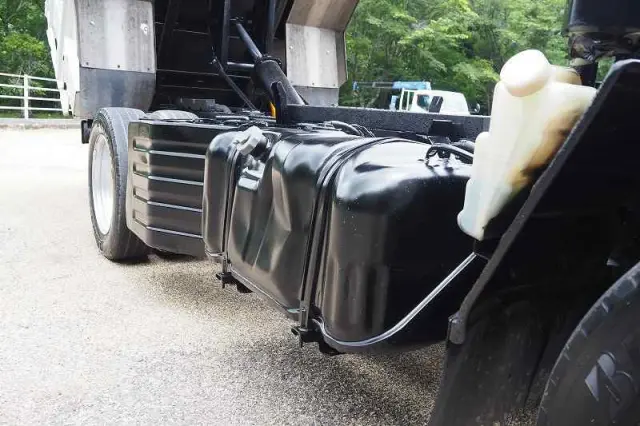 いすゞ エルフ PB-NKS81AN(4WD)の写真24