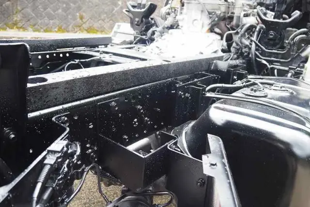 いすゞ エルフ PB-NKS81AN(4WD)の写真26