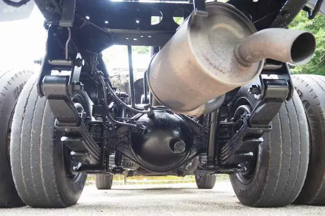 いすゞ エルフ PB-NKS81AN(4WD)の写真30