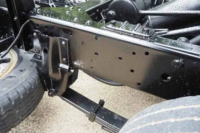 いすゞ エルフ PB-NKS81AN(4WD)の写真32