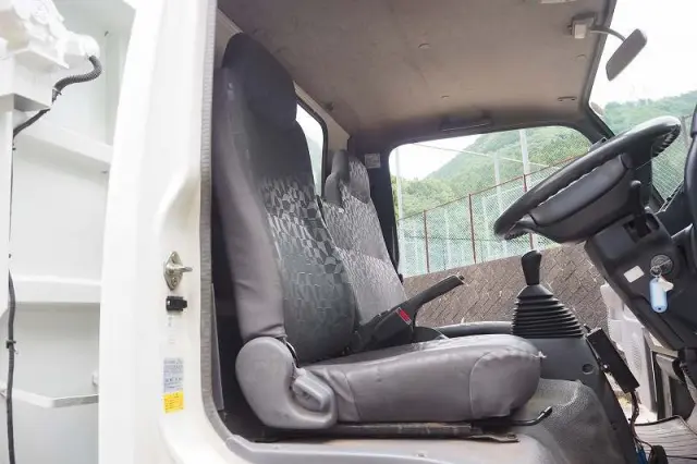 いすゞ エルフ PB-NKS81AN(4WD)の写真47