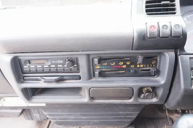 いすゞ エルフ PB-NKS81AN(4WD)の写真48