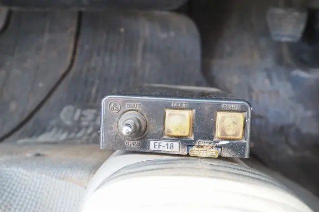 いすゞ エルフ PB-NKS81AN(4WD)の写真49