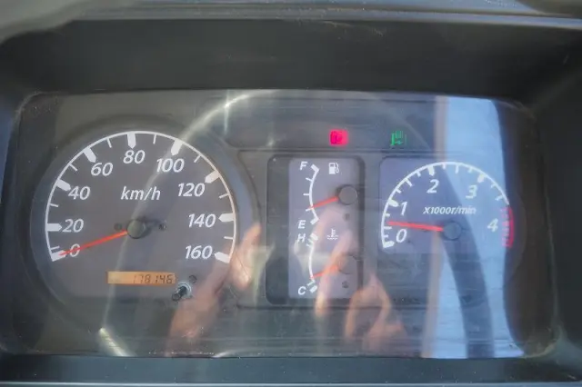 いすゞ エルフ PB-NKS81AN(4WD)の写真50