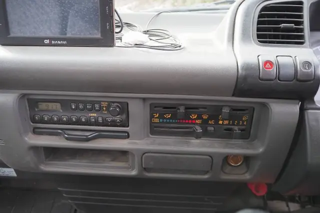 いすゞ エルフ KR-NPR72LR(2WD)の写真49