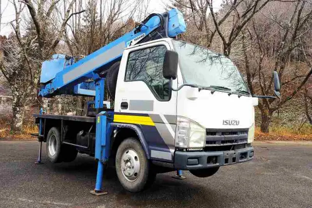 いすゞ エルフ BDG-NKR85N(2WD)の写真7