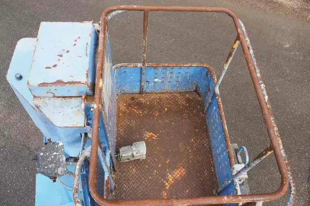 いすゞ エルフ BDG-NKR85N(2WD)の写真16