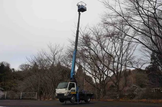 いすゞ エルフ BDG-NKR85N(2WD)の写真22