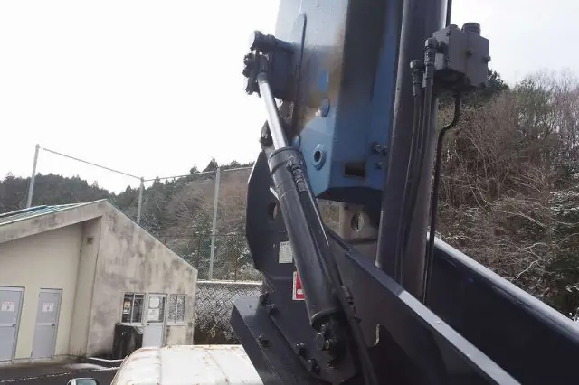 いすゞ エルフ BDG-NKR85N(2WD)の写真24