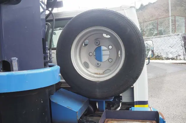 いすゞ エルフ BDG-NKR85N(2WD)の写真25