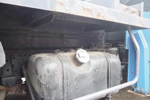 いすゞ エルフ BDG-NKR85N(2WD)の写真29