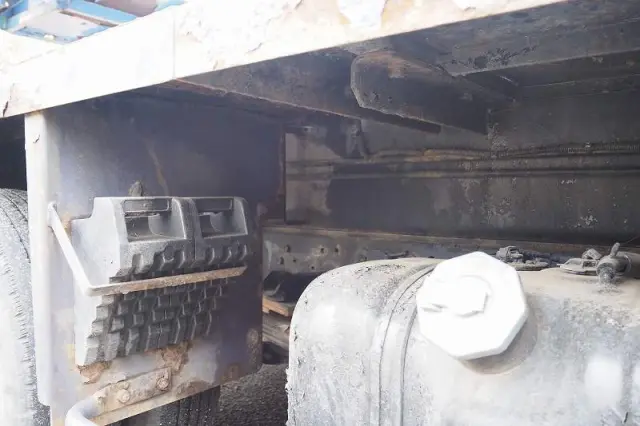 いすゞ エルフ BDG-NKR85N(2WD)の写真30