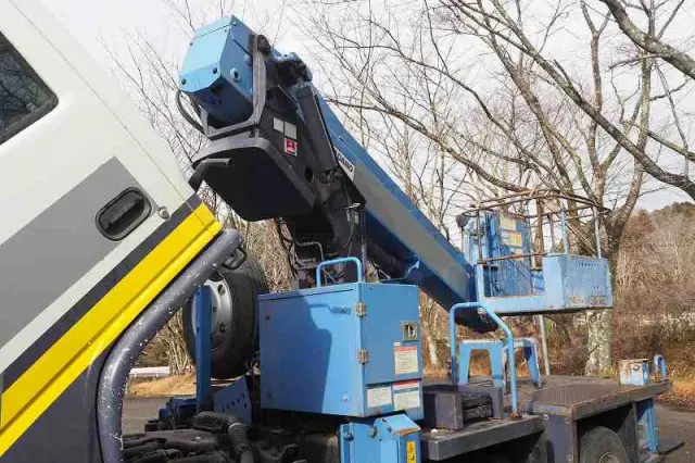 いすゞ エルフ BDG-NKR85N(2WD)の写真46