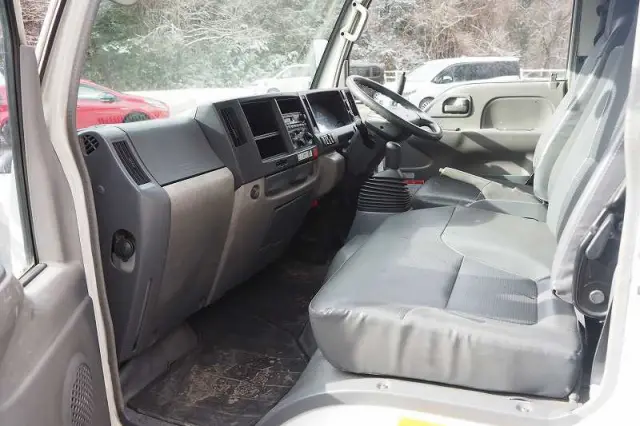 いすゞ エルフ BDG-NKR85N(2WD)の写真48