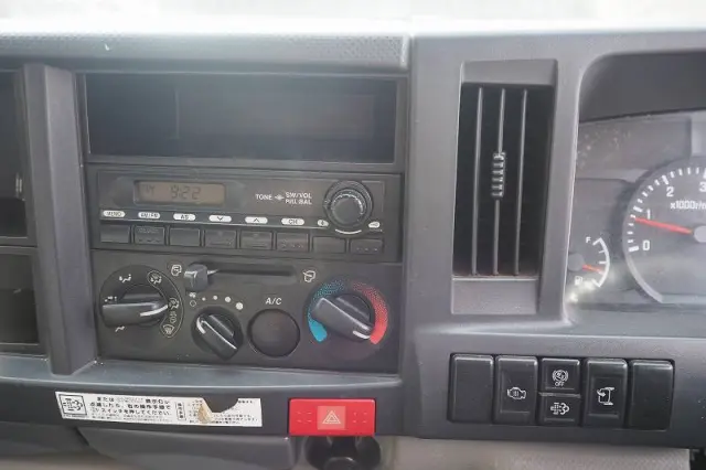 いすゞ エルフ BDG-NKR85N(2WD)の写真50