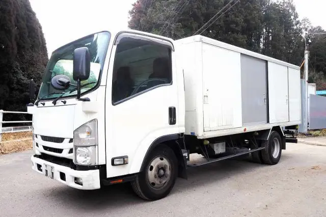 いすゞ エルフ TPG-NMR85AN(2WD)の写真1