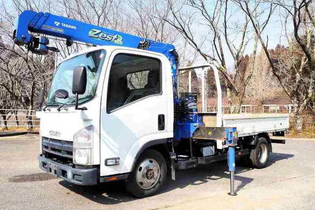 いすゞ エルフ TDG-NMS85AR(4WD)の写真1